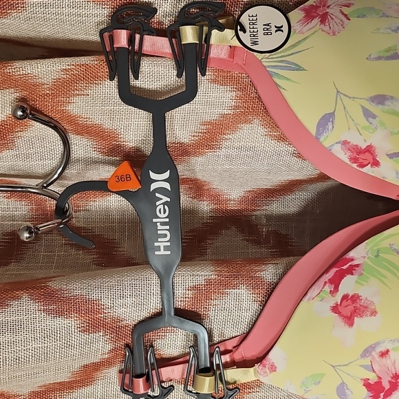 2 Hurley Wire Free Bra - Picture 4 of 5